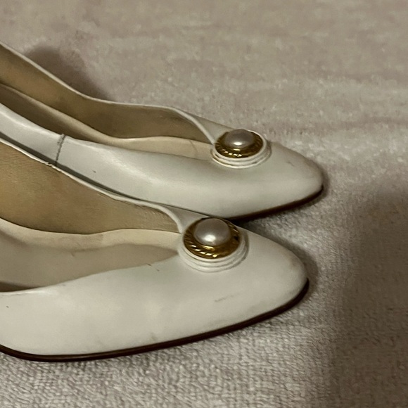 Foot Works White Leather Heels Shoes Sz 5 1/2 - Picture 2 of 11